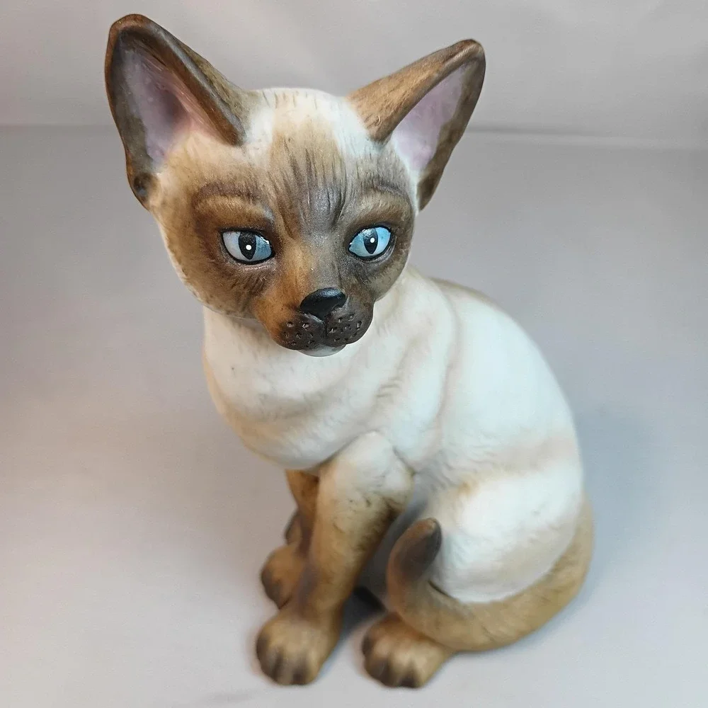 The San Francisco Music Box Company 1993 ICE CASTLES SIAMESE Cat Figurine 6 Inch